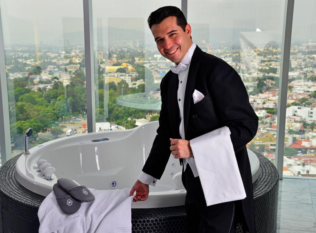 Baruk Guadalajara Hotel De Autor Esterno foto A butler in a hotel